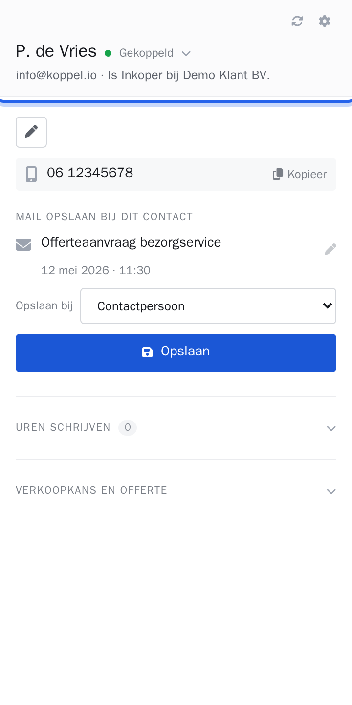 Het Koppel-paneel in Outlook, met de contactgegevens van de afzender uit Exact Online en de optie om de e-mail direct op te slaan